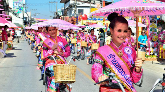 Bo Sang Umbrella Festival 2018, di Thailand (Foto: facebook.com/kemenpar)