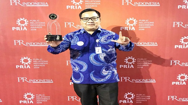 Perum Jamkrindo menerima Award