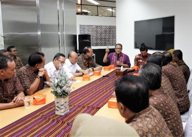 Menkop Puspayoga saat menerima kunjungan Ketua Umum Inkopkar terpilih periode 2018-2022 Fadel Muhammad beserta seluruh jajaran pengurusnya, di Gedung Smesco Indonesia, Selasa (17/4).