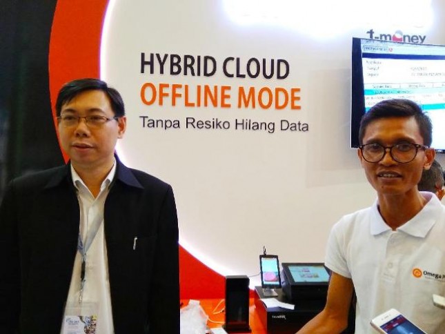 PT Omega Teknologi Indonesia (Omega Pos) menjajaki kerja sama dengan PT Telekomunikasi Indonesia (Telkom) dalam sistem pembayaran cashless yaitu melalui layanan digital T Money dan point of sales yang disediakan Omega Pos.