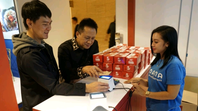 Dompet Digital DANA Manfaatkan Kode QR