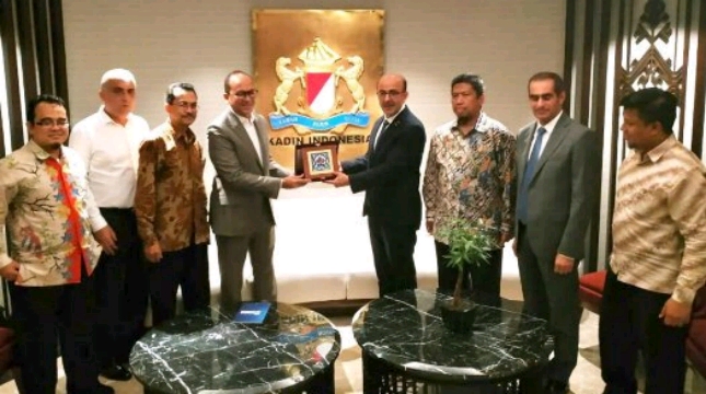 Ketua Umum Kadin Indonesia Rosan P. Roeslani saat menemui Presiden Komite Organisasi Luar Negeri Musiad Ibrahim Uyar (Foto: Kadin)