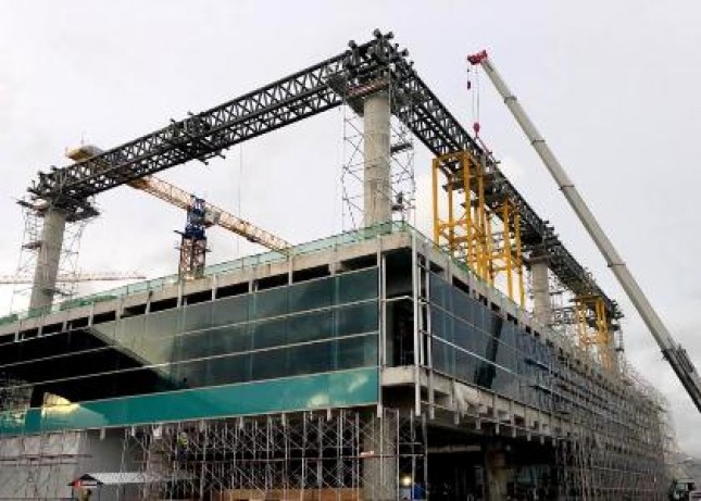 Progres pembangunan New Yogyakarta International Airport (NYIA) yang hingga minggu ke-30 pelaksanaan pekerjaan telah mencapai 53 persen.