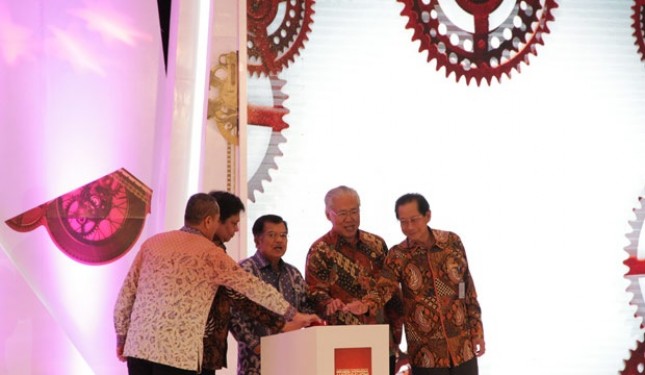 Wapres Jusuf Kalla Resmikan Pameran Otomotif IIMS 2017