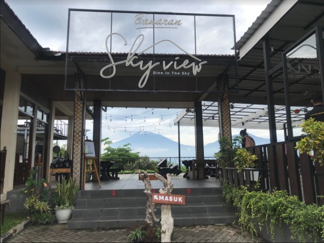  Sky View Coffee & Eatery atau Sky View di Kampoeng Kopi Banaran, Kabupaten Semarang (Chodijah Febriyani/Industry.co.id)