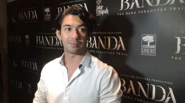 Reza Rahadian Menjadi Narator dalam film "Banda The Dark Forgotten Trail"