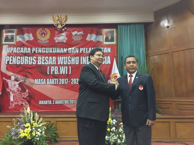 Menteri Perindustrian, Airlangga Hartarto saat dilantik menjadi Ketua Umum PB Wushu Indonesia Masa Bakti 2017-2021