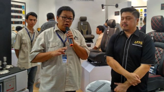 Accura Hadirkan Pameran Jok Mobil Bermotif Khas Daerah