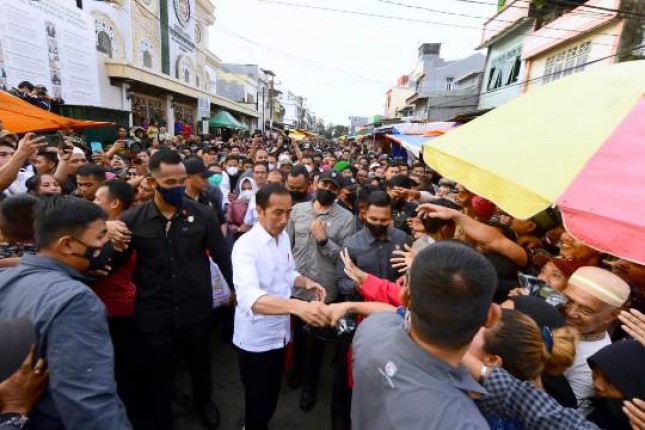 Presiden Jokowi Kunjungi Pasar Terong Makassar Sulsel