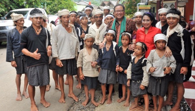 Menteri Koperasi dan UKM Puspayoga pada acara Sinergitas Program Dekranas dengan Kemenkop dan UKM, di desa Kenekes Kec Leuwidamar Kab Lebak, Kamis (12/10).