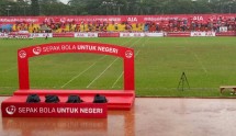 Perusahaan Asuransi Jiwa asal China, AIA Financial, menggelar acara "Sepak Bola untuk Negeri" di Stadion Soemantri Brodjonegoro, Jakarta, Minggu (25/3/2018). Pada acara tersebut, AIA menghadirkan legenda sepak bola Inggris, David Beckham.