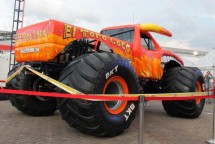 Didatangkan langsung dari Amerika Serikat, El Toro Loco akan menjadi tamu spesial selama gelaran Indonesia International Motor Show (IIMS) 2018.