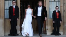 Pangeran Harry dan Meghan Markle menuju tempat resepsi. (Foto:NewYork Times)