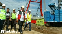 Menteri PUPR Basuki Hadimuljono di lokasi pembangunan Jembatan Kali Kuto
