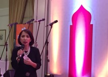 Director of Corporate Marketing and Communications PT Prudential, Nini Sumohandoyo dalam acara buka bersama Prudential Indonesia di The Hermitage Hotel, Jakarta pada Selasa (5/6) kemarin. (Dina Astria/Industry.co.id)