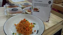 Spageti Jengkol, Kuliner Berbahan Jengkol yang dibuat Ibu Maemunah (Chodijah Febriyani/Industry.co.id)