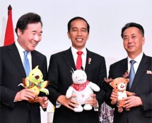 Presiden Joko Widodo bertemu pemimpin Korea Utara dan Korea Selatan di Cofftea House, Kompleks Gelora Bung Karno, Jakarta