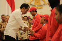 Presiden Jokowi dan atlet Para Games 2018 (Foto Dok BRI)