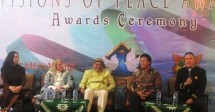 Natasha Demetra, Cheryl Halpern, Imam Prihadiyoko, Sri Anglung Prabu Punta dan Damien Dematra dalam sesi diskusi "vision of peace"i