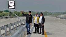Menteri PUPR Basuki Hadimuljono dampingi Presiden Jokowi saat peresmian Tol Trans Jawa