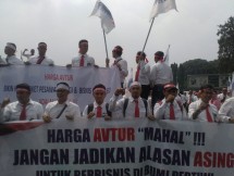 Federasi Serikat Pekerja Pertamina Bersatu lakukan aksi demo terkait harga avtur