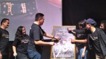 Kadiv Humas Polri, Ir Jen Pol Muhammad Iqbal Membuka Selbung Poster Resmi film "Pohon Terkenal" produksi Divisi Humas Polri