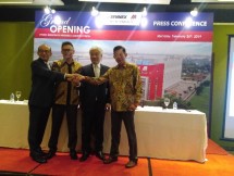 Metrodata Group yang fokus dibidang distribusi teknologi, informasi dan komunikasi pada hari ini meresmikan logistic center di atas lahan seluas 20.000 meter persegi di MM2100 industrial estate, Cibitung.