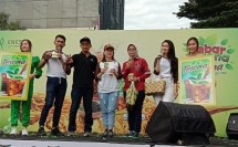 Enesis Group melalui produk teh serbuk terbarunya, Tesona, menggelar kegiatan “Tebar Pesona dengan Tesona Premium Iced Tea”
