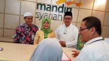 Nasabah dengan pihak Mandiri Syariah