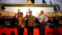 Pagelaran wayang kulit oleh DPR RI dan Kominfo