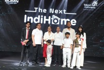 Dirut Telkom Alex J Sinaga dan Menteri BUMN Rini Soemarmo saat moment the nex IndiHome