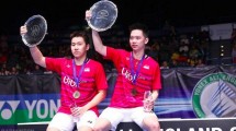 Pasangan ganda putra Indonesia Marcus Fernaldi Gideon/Kevin Sanjaya Sukamuljo merayakan kemenangan mereka di All England. (Foto: IST)