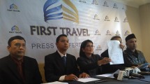 Konferensi Pers PT First Anugerah Karya Wisata (First Travel) Membantah Terlantarkan 45 Jamaah Umroh, Senin (27/3/2017)
