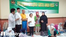 Pelatihan Kerajinan Tangan di Pasirsari (INDUSTRY.co.id / dok)