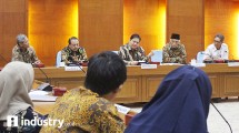Menteri Perindustrian Airlangga Hartarto pada peresmian Koperasi Industri Tanah Air