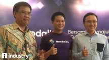 Dr. Hendrikus Passagi - Direktur Pengaturan, Perizinan, dan Pengawasan Fintech OJK , Reynold Wijaya - Co-Founder dan CEO Modalku dan David Ng - Salah Satu Investor Modalku