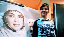 Tika Bravani memerankan tokoh "Nyai Ahmad Dahlan"