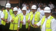 Menteri BUMN Rini Soemarno, Menteri PUPR, Menhub, Dirut Perum Perumnas, Dirut PT KAI Selasa (15/8/2017) (Foto Ridwan