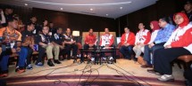 Menteri Belia dan Sukan Malaysia Khairy Jamaluddin usai melakukan pertemuan dengan Menpora Imam Nahrawi, di Hotel Shangrilla, KL, Minggu (20/8) (Foto Setkab)