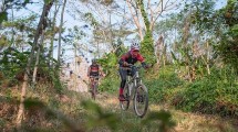 Trek bersepeda cross country pada Rhino X Triathlon, di Tanjung Lesung, 23-24 September 2017. (Foto: IST)