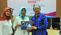 Deputi Pembiayaan Kementerian Koperasi dan UKM Yuana Sutyowati memberikan sambutan pada Gebyar Konsultan Keuangan Mitra bank (KKMB) Bersama UMKM di Jakarta, Selasa (05/12/2017).