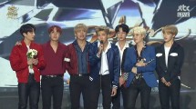 Bangtan Boys (BTS) Boy Band Asal Korea Selatan Menang Grand Prize (Daesang) dalam Penghargaan Golden Disc Awards 2018 Hari Kedua (Foto:www.soompi.com)