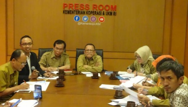 Deputi Bidang Restrukturisasi Usaha Kemenkop dan UKM, Abdul Kadir Damanik dalam konferensi pers, Rabu (23/1/2018) di Jakarta. 