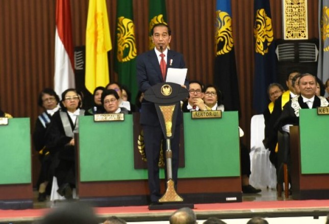 Presiden Jokowi memberikan sambutan pada Dies Natalis ke-68 Universitas Indonesia, di Balairung UI Rabu (2/2/2018) (Foto: Deny S/Humas)