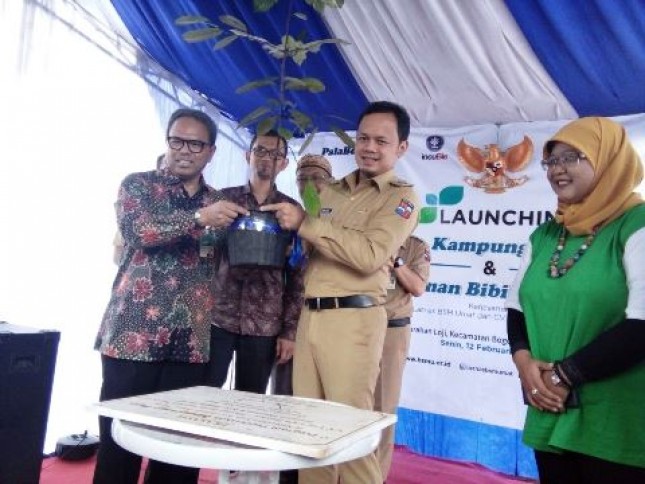 Direktur Eksekutif Laznas BSM Umat, Rizqi Okto Priansyah dan Walikota Bogor, Bima Arya Sugiarto (Foto Dok Industry.co.id)