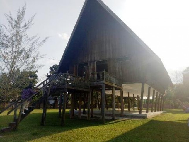 8 Rumah Adat Kalimantan Tengah Dan Penjelasannya Lengkap