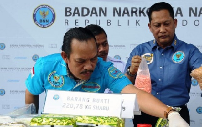 Kepala BNN Komjen Pol Budi Waseso dan Deputi Pemberantasan BNN Arman Depari (Foto Jawapos))