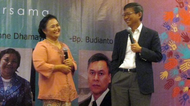  Advisor PT. Jababeka, Dianne Damayanti berbincang dengan Chairman Jababeka Group S.D. Darmono 