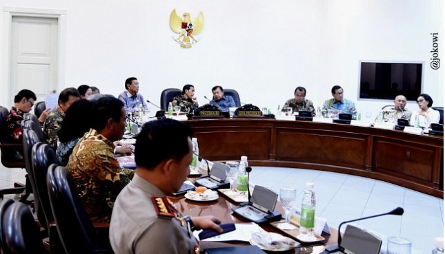 Ilustrasi rapat kabinet terbatas yang dipimpin Presiden Jokowi. (Foto: Biro Pers Istana)