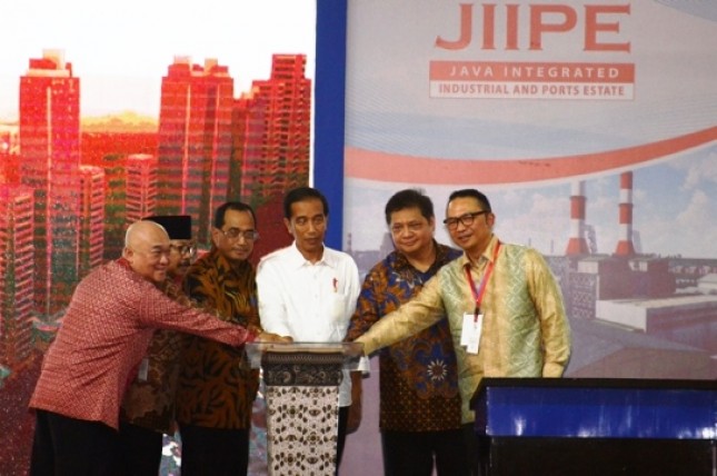 Presiden Jokowi saat peresmian beroperasinya JIIPE Gresik Jatim (Foto Setkab)